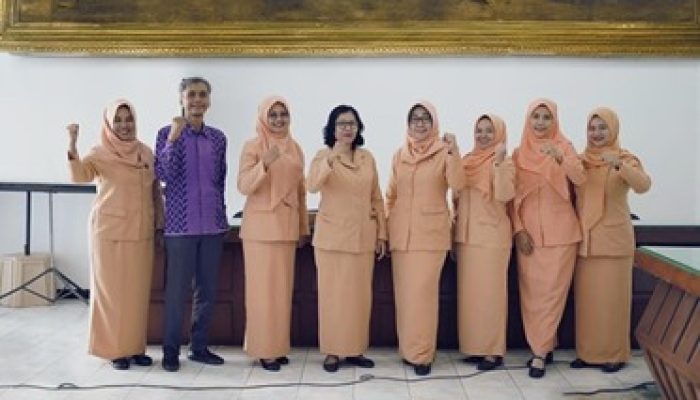 Ajak Dharma Wanita Persatuan Kota Kediri Bijak Dalam Berteknologi Informasi Lewat Rapat Pleno Bulan Maret