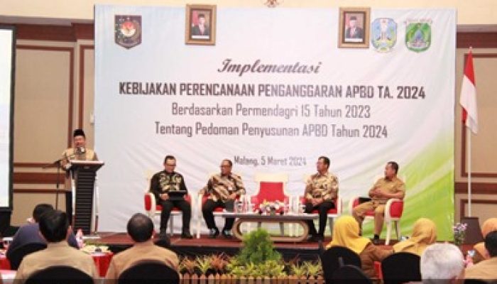 Buka Acara Implementasi Kebijakan Perencanaan Penganggaran APBD TA 2024, PJ. Bupati Andriyanto Minta Komitmen Terbaik Seluruh Kepala Perangkat Daerah Maksimalkan Pengelolaan Keuangan Daerah