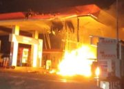 Daihatsu Espass Ludes Terbakar saat Isi BBM di SPBU Kediri, Sopir Kabur