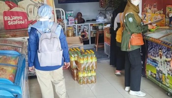 Diperta Lakukan Pengambilan Sampel Kesmavet Di Pasar Semampir