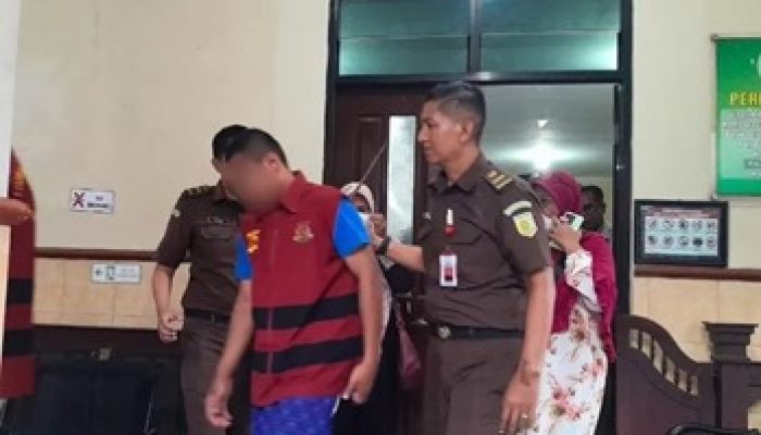 Dua Santri dari Ponpes Al-Hanifiyyah Kediri Mangkir dari Persidangan Kasus Bintang Balqis Maulana