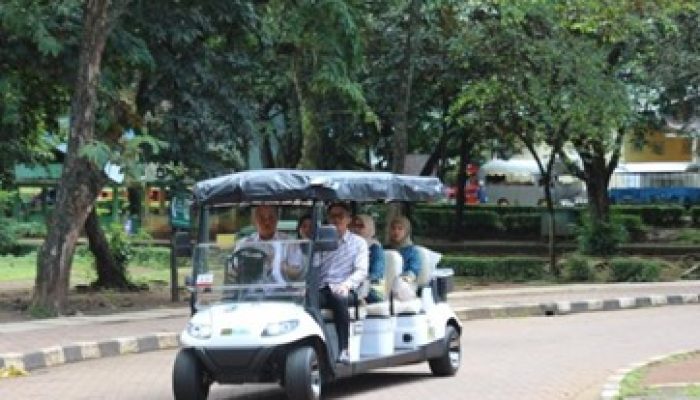 Dukung Transportasi Ramah Lingkungan, PT PE Donasikan Mobil Golf Listrik Untuk TMR