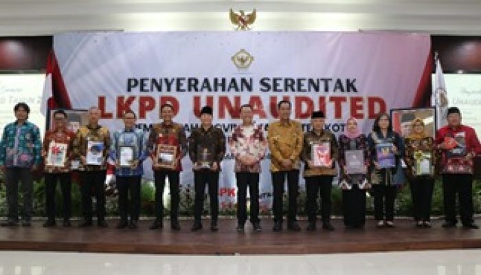 Mas Dhito Serahkan LKPD 2023, Komitmen Tingkatkan Integritas Tata Kelola Keuangan Daerah