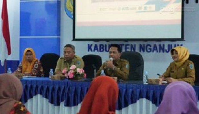 Tingkatkan Usia Harapan Hidup di Nganjuk, Dinas PPKB Gelar Sosialisasi Sekolah Lansia Tangguh