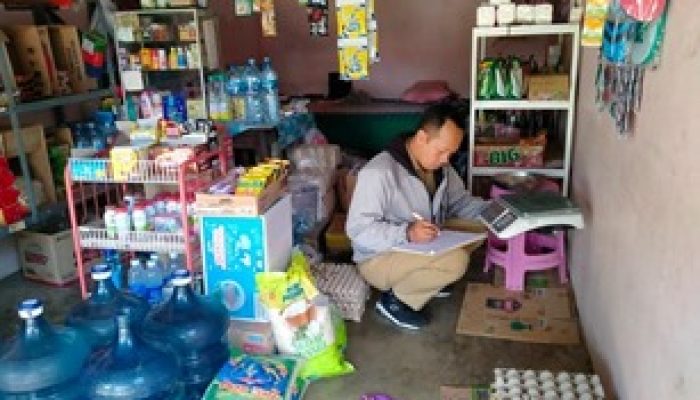 Pantau Jumlah UTTP di Kota Kediri, Disperdagin Datangi Toko untuk Lakukan Pendataan