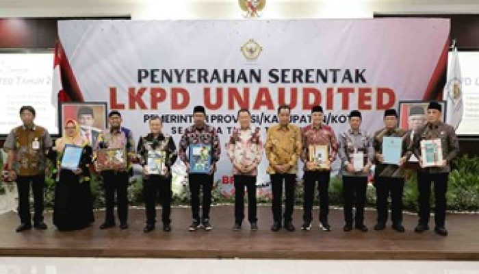 Pj Bupati Pamekasan Serahkan LKPD Unaudited Tahun 2023 ke BPK RI