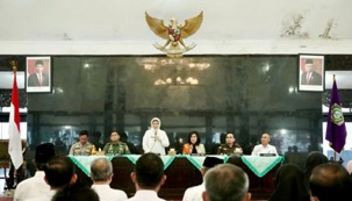 Pj. Bupati Lumajang Minta Aparatur Terlibat Aktif untuk Menjaga Stabilitas Politik