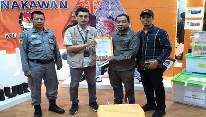 Proses Pengiriman Hasil Rekapitulasi Kabupaten ke KPU Provinsi Jatim Dikawal Ketat Bawaslu dan Polres Tuban