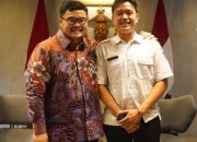 Viral karena Gunakan Gajinya Beli Peralatan Sekolah bagi Murid, Ini Nasib Guru Honorer Setelah Bertemu Bupati Dhito