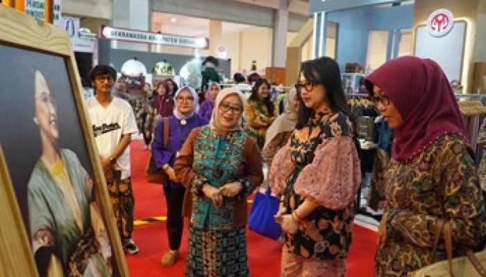 Ikuti Inacraft 2024, Mbak Cicha Dorong Pengembangan Craft Kabupaten Kediri