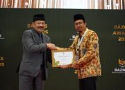Gus Muhdlor Raih Penghargaan Pengelolaan Zakat Terbaik dari Baznas RI