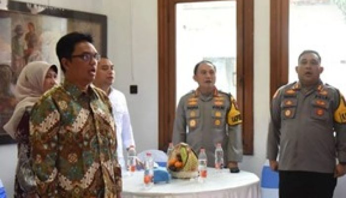 Dirut Perumda Delta Tirta Sidoarjo Dinobatkan Sebagai Person Of The Year