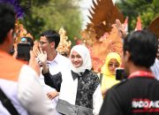 Ribuan Rakyat Antar Vinanda – Gus Qowim Daftar ke KPU Kota Kediri