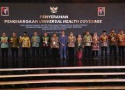 Pemkot Surabaya Raih UHC Award 2024, Anggarkan Rp500 Miliar Per Tahun Untuk Warga Berobat Gratis