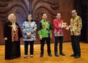 Kota Blitar Kembali Raih Penghargaan Kota Paling Berkelanjutan UI Green City Metric 2024