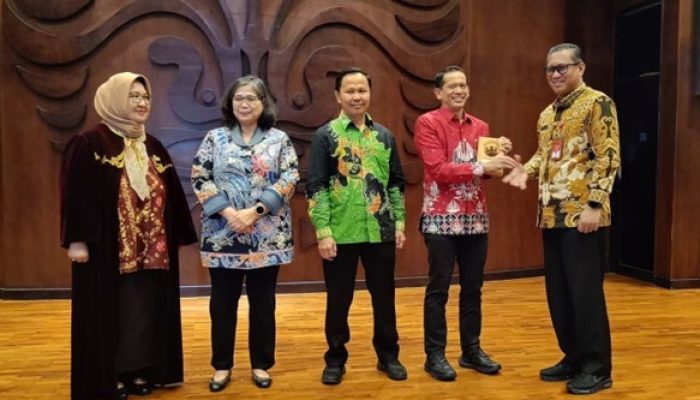 Kota Blitar Kembali Raih Penghargaan Kota Paling Berkelanjutan UI Green City Metric 2024