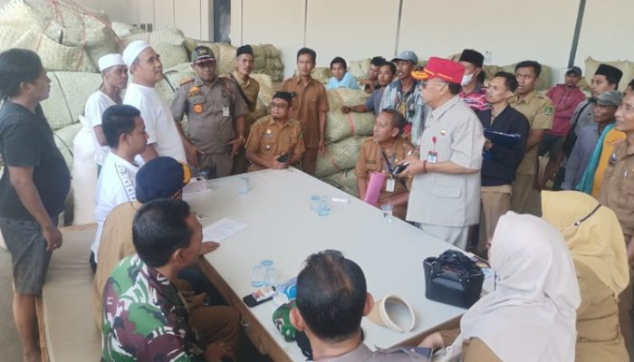 Kadiskop UMKM Perindag Bersama Asisten II Setdakab Sumenep Kunjungi Gudang Rokok Subur Jaya