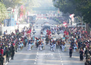 Ribuan Massa Dari Jakbar Padati Kirab Bendera Pusaka Di Jl Medan Merdeka Barat