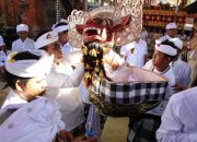 Wali Kota Jaya Negara Ngeratep Pelawatan Ida Ratu Ayu Desa Adat Panjer.