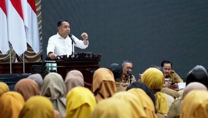 Ubah Mindset Camat-Lurah, Wali Kota Eri Tekankan Transformasi Layanan Publik Dan Prioritaskan Kebutuhan Warga