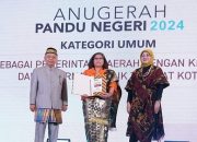 Pj Wali Kota Kediri Zanariah Terima Penghargaan Anugerah Pandu Negeri 2024