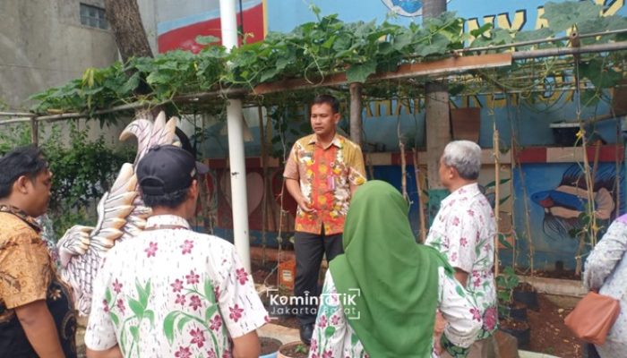 20 Bibit Tanaman Labu Madu Siap Dipanen Di RPTRA Krendang