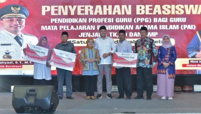 Wali Kota Eri Cahyadi Beri Beasiswa PPG kepada 713 Guru PAI TK-SMP se-Surabaya