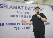Salurkan BLT DBHCHT, Mas Dhito Disambut Antusiasme Ribuan Buruh Pabrik SKT Pare