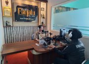 Polres Kediri Talkshow Bahaya Penyalahgunaan Narkoba dan Medsos Jelang Pilkada di Radio