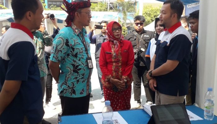 Plh Kadisdik Jabar Apresiasi Job Fair SMKN 2 Sumedang