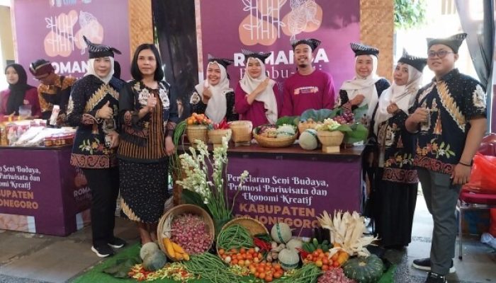 Produk Ekraf Dan Hasil Pertanian Bojonegoro Bersaing Di TMII Jakarta, Banyak Diminati Pengunjung