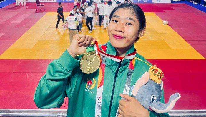 Mahasiswi Psikologi Universitas Hang Tuah (UHT) Raih Medali Emas Di PON XXI 2024