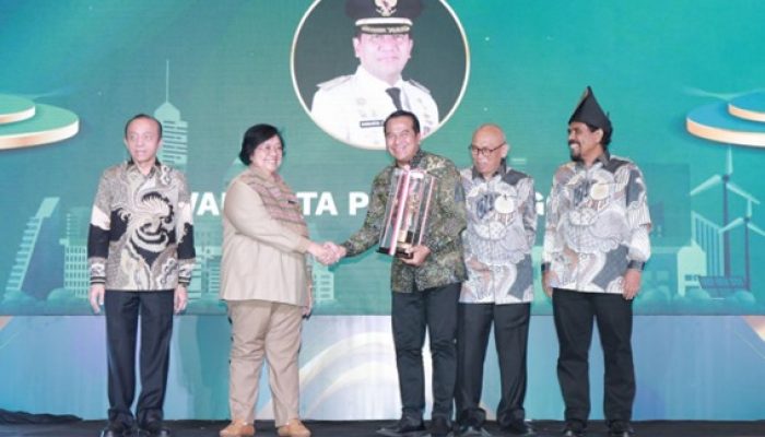Kembali Torehkan Prestasi, Nurkholis Raih Penghargaan Green Leadership Nirwasita Tantra