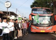 Bupati Malang Lepas Keberangkatan 15 Bus Peserta Wisata Religi Ziarah Wali 5