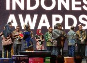 Wapres Berikan Penghargaan Predikat Terbaik Pembangunan Berkelanjutan Ke Kota Surabaya