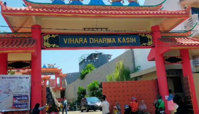 Ratusan Warga Kelurahan Gading Dan Ploso Kota Surabaya Terima Bansos Dari Vihara Dharma Kasih