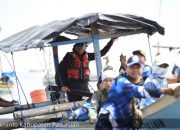 Asyiknya Mancing Bebas di Perairan Lekok Bareng Pj Bupati Nurkholis