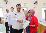 Pjs Bupati Kediri Serahkan PTSL pada Ratusan Warga Desa Sambiresik