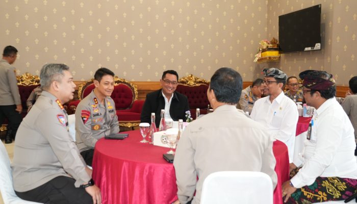 Kapolda Bali Kembali Melaksanakan Giat Minggu Kasih di Puri Den Bencingah Denpasar