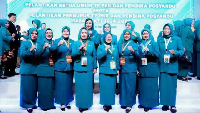 Pj Ketua TP PKK Sampang Hadiri Pelantikan Ibu Tri Tito Karnavian Sebagai Ketua Umum TP PKK Pusat