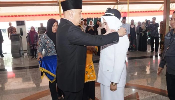 Pj. Bupati Bangkalan Lantik PAW Kepala Desa Landak, Tekankan Sinergi dan Optimalisasi Potensi Desa