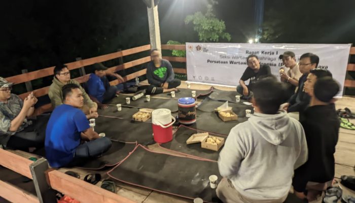 SIWO Kota PWI Kediri Raya Gelar Raker di Gazebo Wilis dengan Konsep MeetingCamp