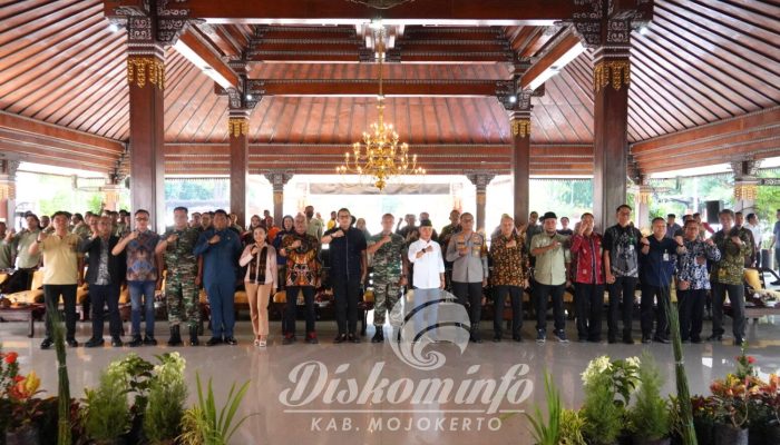 Pelantikan Pengurus PWI Mojokerto Raya, Wabup Mojokerto Tekankan Pentingnya Informasi Berimbang