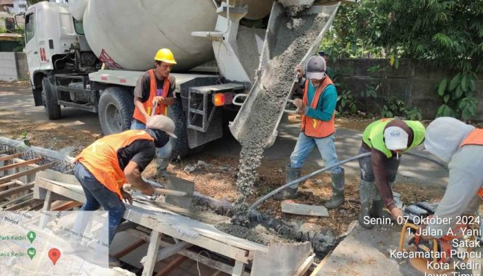 Guna Memperlancar Aliran Air Dan Memperlancar Arus Lalin, DPUPR Kota Kediri Rehabilitasi Saluran Drainase Jalan Ahmad Yani