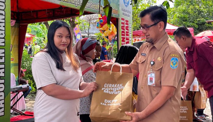 Warga Desa Balonggebang-Gondang Manfaatkan GPM Dapatkan Sembako Murah Berkualitas