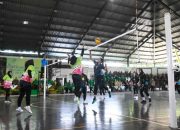 Ibu Vira Rudy Saladin Buka Pertandingan Bola Voli Peringati Hari Ibu ke-96 di GOR Hayam Wuruk