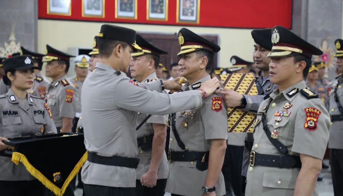 Kapolda Bali Pimpin Sertijab PJU Polda Bali dan Kapolres Jajaran