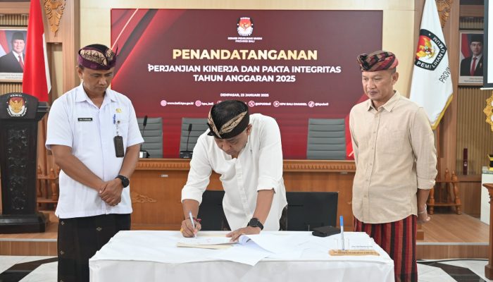 KPU Bali Mantapkan Integritas Lewat Penandatanganan Perjanjian Kinerja 2025