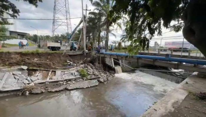 Pemkab Kediri Tangani Plengsengan Sungai Kalasan Yang Ambrol