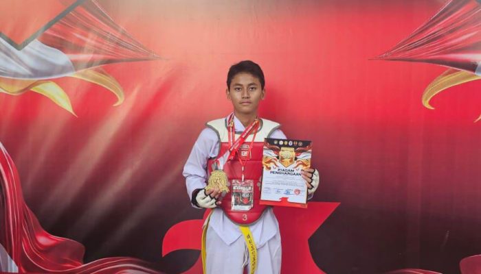 Viral !! Tendangan Maut Atlet Asal Kota Kediri Dalam Turnamen Taewondo “Bela Negara Cup 2025” Kanjuruhan Raih Medali Emas Mewakili SMP Progresif Bumi Sholawat Sidoarjo